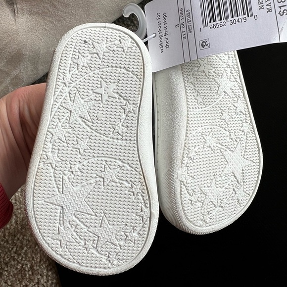 Carter’s grey size 3 dinosaur slip on sneakers Infant Baby - Picture 3 of 7